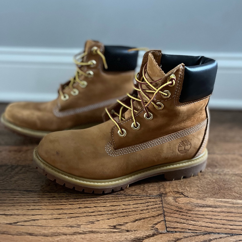 Kids Timberland 6 inch premium waterproof boots size 7
